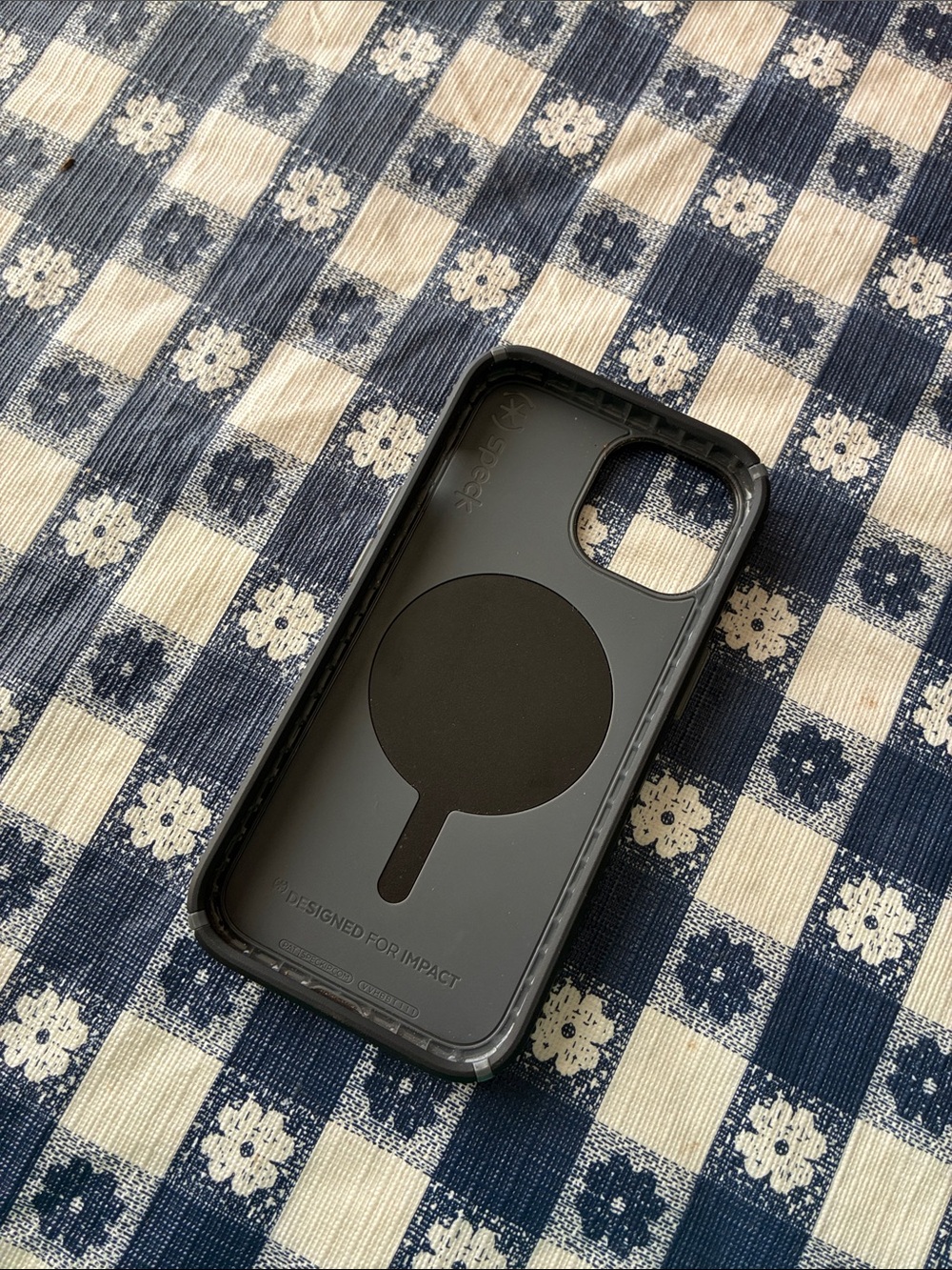 speck Black MagSafe-Compatible Rugged Phone Case